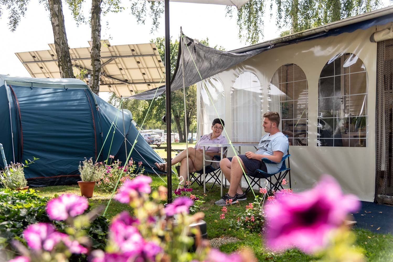 Geräumige Stellplätze